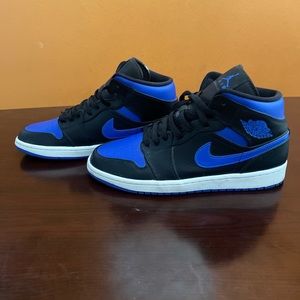 Airs jordan 1 Mid royal